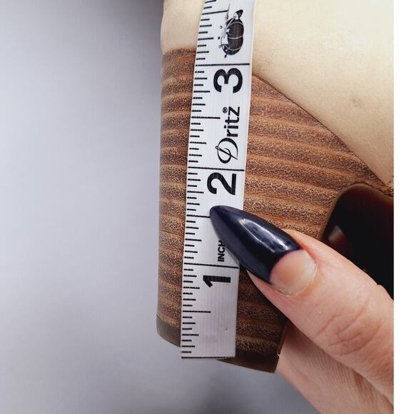 Clarks Okena Posh Peep Toe Heels 8 Perforated Comfort Career Nubuck Leather Shoe - Picture 11 of 12